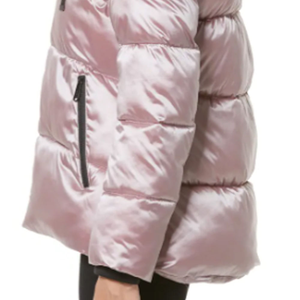 Ropa de invierno Nueva llegada Chaqueta acolchada para mujer Cremallera completa Personalizada OEM Elegante chaqueta acolchada de aspecto moderno con múltiples bolsillos - Product Image 5