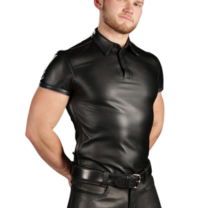 Polo de Piel de Cordero Rojo, Polo de Piel de Cordero Rojo Intenso, Elegante y Moderno, Perfecto para Declaraciones de Moda Modernas - Product Image 4