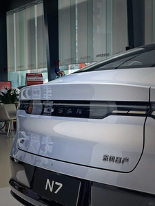 รถยนต์ไฟฟ้าแบบซีดานขับเคลื่อนล้อหน้า รุ่นปี 2025 ระยะทางวิ่งไกล 540 กม. / 510 กม. (ตัวเลือก) 5 ที่นั่ง ระดับกลาง-ใหญ่ หรูหรา พร้อมคุณสมบัติความสะดวกสบายระดับพรีเมียม - Product Image 4