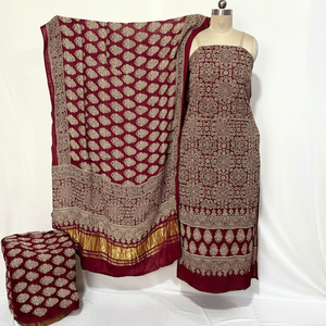 Ensemble de tenue de festival Gulnaar Jaal Ajrakh en coton et soie imprimé à la main, 3 pièces, comprenant un choli en georgette avec un lehenga choli - Product Image 1