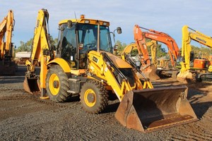 Chargeuse-pelleteuse JCB 3CX d'occasion avec pelle et chargeur frontal, modèle 2022, 10 tonnes, capacité de godet de 1,3 m, pompe, moteur et boîte de vitesses - Product Image 5