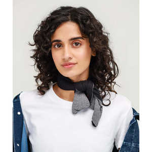 Bufanda triangular para mujer - Product Image 1