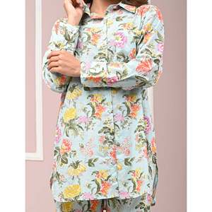 Conjunto de Dos Piezas de Algodón Estampado Azul Pastel para Mujer, Talla XS/XSs, Atuendo de Verano, Top y Pantalones Cortos con Decoración de Botones - Product Image 2