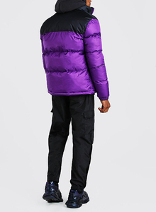 Chaqueta Acolchada Ligera para Hombre, Estilo Holgado con Capucha y Cuello Alto, Logotipo Personalizado en la Parte Delantera, Venta al Por Mayor - Product Image 4