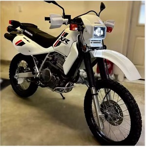 NUEVA XR650L 2025 MÁS VENDIDA, Motocicleta de un Solo Cilindro, de Cuatro Tiempos, con Cárter Seco, Refrigerada por Aire, de 644 cc - Product Image 1