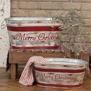 Seau de Noël en métal magnifiquement peint avec un design de bonhomme de neige festif du père Noël adapté au centre de table - Product Image 3