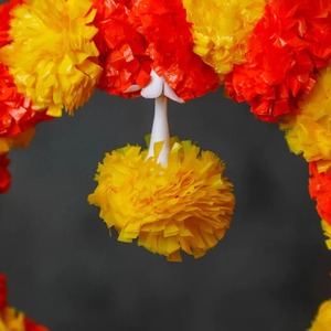 Eco Friendly Haldi telón de fondo Artificial Marigold Garland Tuberose para decoración elegancia sagrada hecho a mano Marigold Garland. - Product Image 2