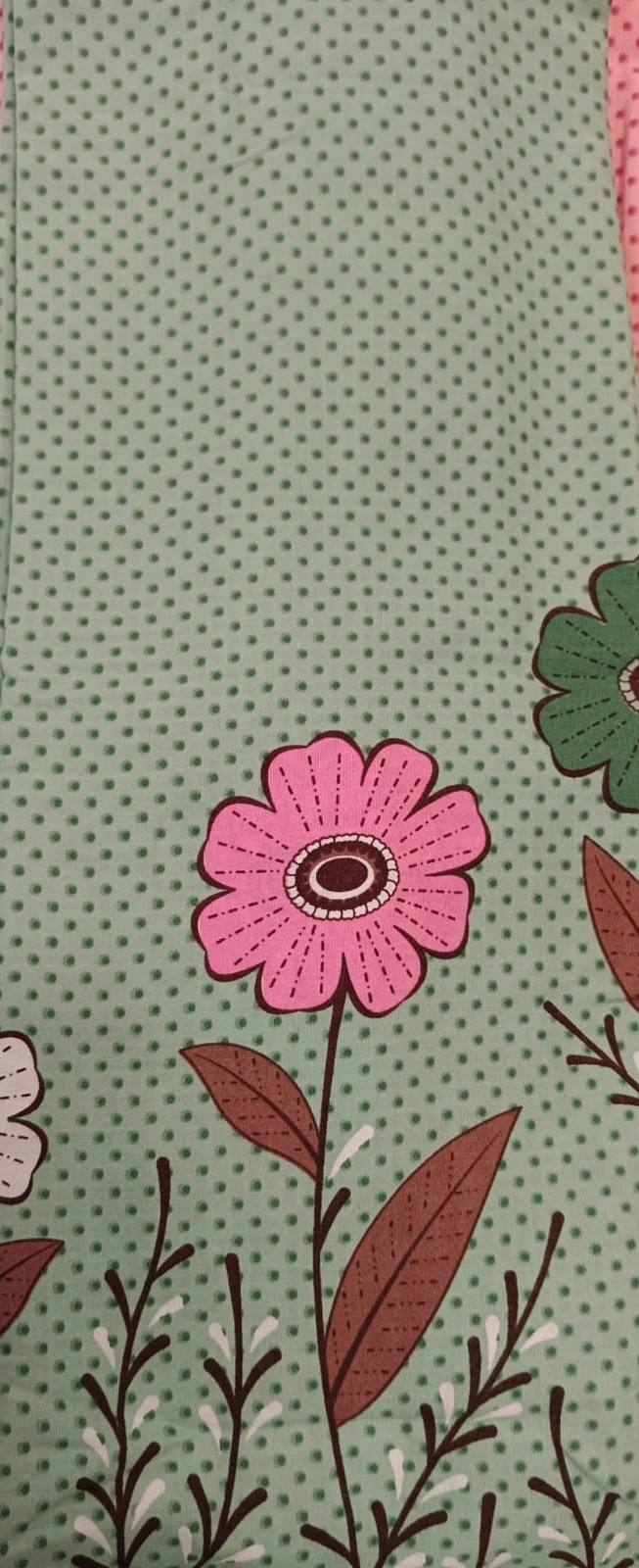 มีสีเขียวขุ่น