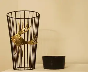 Design antique couleur noire maille fil seau forme poisson doré Design support parapluie seau maison hall fournitures élégant stockage - Product Image 3