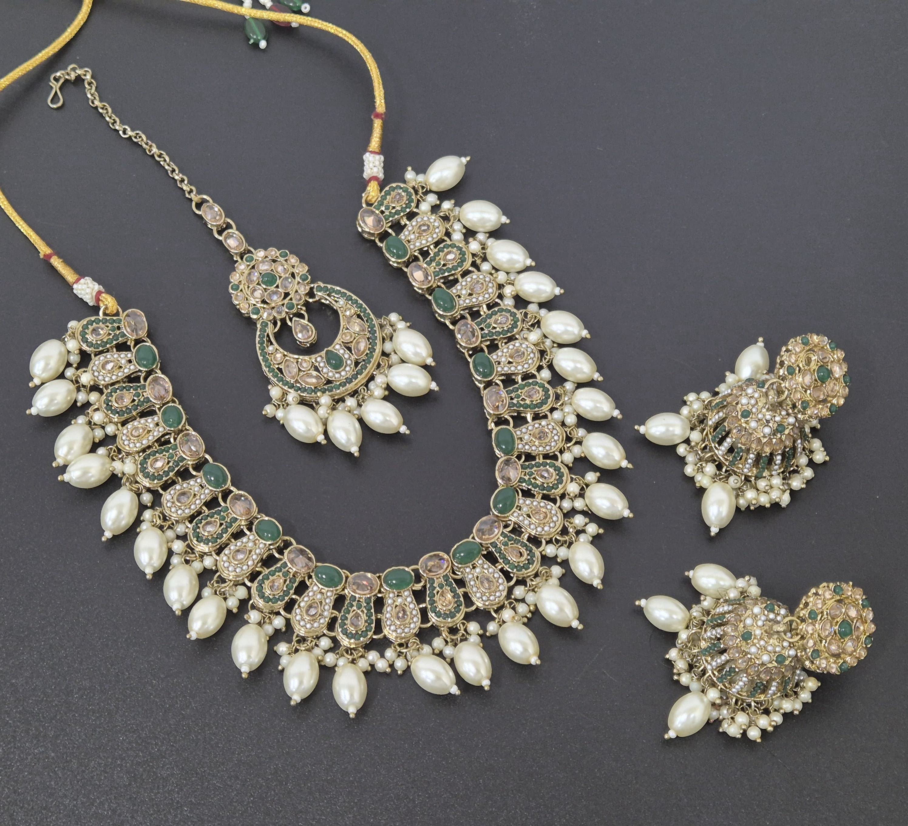 สีเขียว