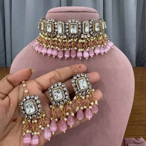 Conjunto de collar Polki de diseñador de lujo chapado en oro antiguo con pendientes joyería nupcial para celebración de boda y fiesta - Product Image 1