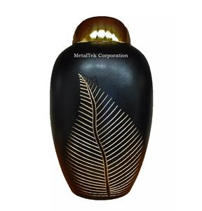 Urne funéraire en laiton gravée de feuille d'or de haute qualité Dôme Top Memorial Ashes Pot en métal Couleur personnalisable Fournisseur d'urnes funéraires - Product Image 4