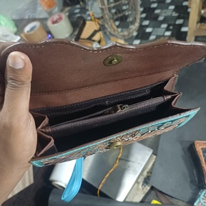 Best Seller Cartera de piel de vaca Monedero occidental Cartera de piel de vaca de alta calidad Cartera occidental de cuero mecanizado a mano - Product Image 5