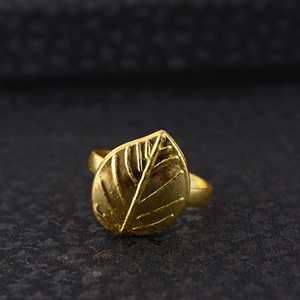 Unique Design Boho Leaf <b>Ring</b> Dainty Brass <b>Ring</b> for Women 18k Gold Plated Vintage Floral <b>Statement</b> <b>Ring</b> for Wholesale/OEM/ODM - Product Image 1