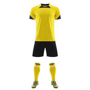 Service OEM à prix abordable sublimé, coupe automatisée, uniforme de football pour jeunes personnalisable avec impression du nom et du logo de l'équipe - Product Image 4