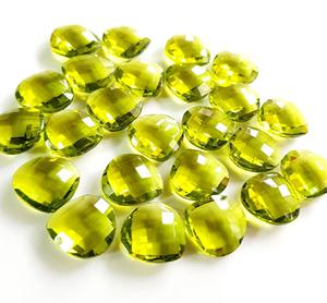Corazón corte peridoto cuarzo piedra preciosa fantasía facetada Briolette suelta piedra verde forma de corazón - Product Image 4