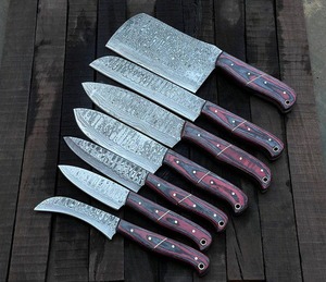 Ensemble de couteaux de chef Damas personnalisés de 7 pièces, outils de cuisine faits à la main en bois naturel rouge bleu pour projets de bricolage et OEM - Product Image 4