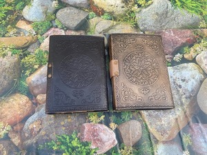 Triple Moon Third Eye Crystal Stone Diario de cuero Libro de sombras con hilo Sillín Costura Encuadernación - Product Image 5