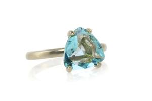 925 Sterling Silver Femmes Fine Jewelry Anneaux Populaire Simple Conception Bleu Topaze À Facettes Triangle Gemstone Griffe Mariages Fêtes - Product Image 5