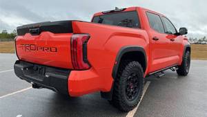 (W&T) PROMOCIÓN Venta de Camionetas TOYOTA TUNDRA HYBRID TRD PRO CREWMAX USADAS del 2022, Vehículo Usado - Product Image 3