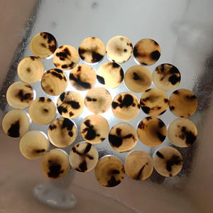 Ébauches de boutons en corne de vache/buffle fabriquées à la main couleur naturelle de haute qualité écologique pour l'industrie du vêtement par FWE - Product Image 1