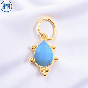 Hecho a mano Christian Sterling Silver Pear Fancy Design Blue Opal Bisel Charm DIY Colgante Chapado en oro Gemstone Charms Jump Ring - Product Image 1