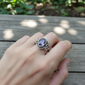 แหวนพลอยอเมทิสต์เงินสเตอร์ลิงทำด้วยมืออัญมณีสีม่วงทรงไข่แบบโบฮีเมียน - Product Image 4