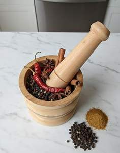 Mortero y Maja de Madera de Marca Privada para Mayor Estabilidad al Triturar Especias y Preparar Mezclas de Condimento Frescas - Product Image 2