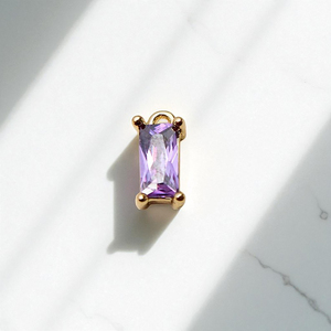 Plata de ley hecha a mano Birthstone Color púrpura cuarzo Prong Set rectángulo encanto colgante joyería - Product Image 1