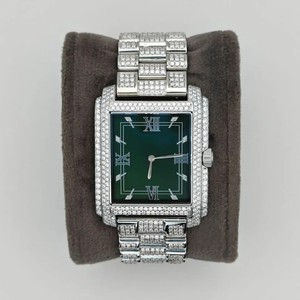 นาฬิกาอัตโนมัติหน้าปัดสีเขียวประดับเพชรเล็บสังเคราะห์คุณภาพ VVS ราคาขายส่งจากโรงงานสำหรับผู้ชาย ผู้ผลิตเครื่องประดับฮิปฮอป - Product Image 1