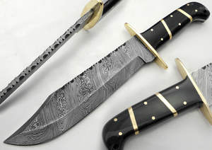 Cuchillos de caza de acero D2 hechos a mano personalizados con mango de cuerno Cuchillo Bowie de alto pulido con Funda de cuero. - Product Image 5