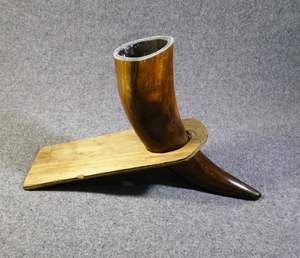 Jarra Clásica Vikinga para Beber, Hecha a Mano, de Alta Calidad y Duradera, con Soporte de Madera para Cerveza, Vino, Sidra, Cerveza Alemana, Tallada a Mano - Product Image 6