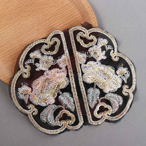 แพทช์ปักผ้าทอลายทแยงสีสั่งทำล่าสุดผ้าทอลายทแยงพร้อมลูกปัดพีวีซีและรูปดอกไม้ - Product Image 3