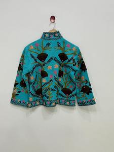 Veste en broderie Suzani faite à la main de couleur turquoise, veste d'hiver, veste courte Suzani, manteau brodé Suzani - Product Image 4