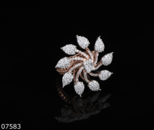 แหวนเพชร D'VINS JEWELS รูปทรงดอกไม้ เพชรเลี้ยงในห้องปฏิบัติการ ทองคำ 14K สีโรสโกลด์ สำหรับงานหมั้น งานแต่งงาน เครื่องประดับเจ้าสาวสำหรับผู้หญิง - Product Image 1