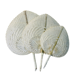 Éventail à main en bambou fait main-Personnalisez les éventails en feuilles de palmier en paille de tissage écologiques en gros - Product Image 1