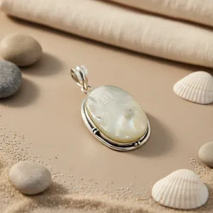 Art Palace - Colgante de Plata 925 con Madreperla Natural para Mujer, Elegante Regalo de Joyería de la India con Dijes - Product Image 1