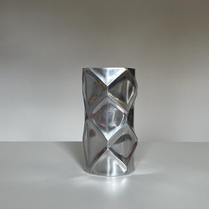 Vase à fleurs en aluminium coulé fait à la main côtés inégaux tapis fini avec miroir polonais pour la décoration intérieure Pot de mariage décoration de la maison - Product Image 1