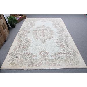 พรมตุรกีขนาดใหญ่ 6x9.2 ฟุต สีขาวเทา ลายวินเทจ ขอบตกแต่งด้วยผ้าขนสัตว์ - Product Image 1