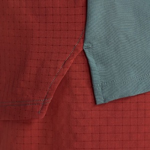 Vente en gros de débardeur en maille de polyester 100% pour hommes, vêtements des deux côtés, séchage rapide, entraînement, Stringer, sans manches, conception de fitness musculaire - Product Image 6