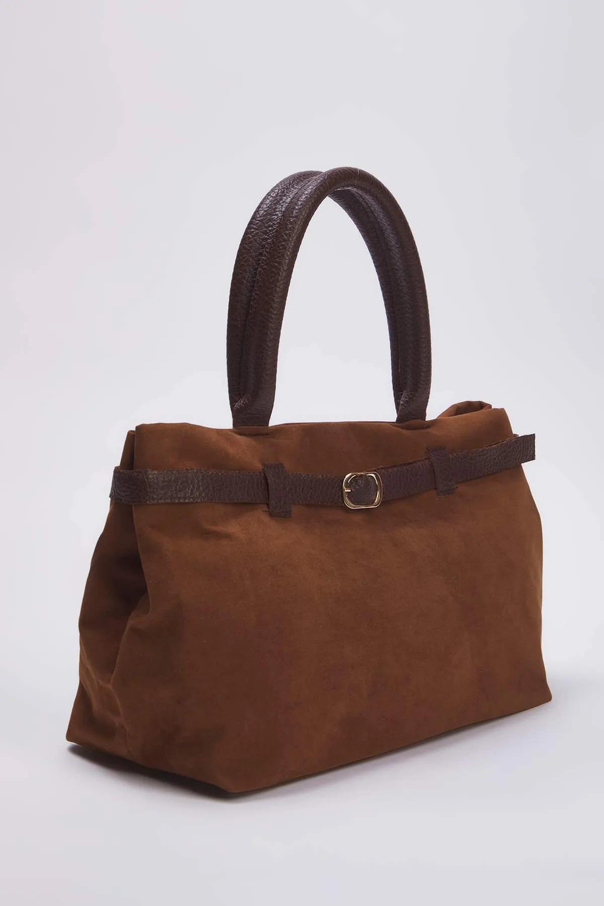 สีน้ำตาล