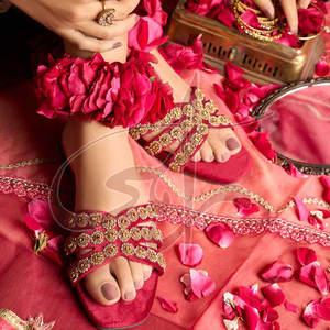 Sandalias de Mujer al por Mayor, de Alta Calidad, Color Sólido, Estampadas, Antideslizantes, con Suela de Cuero Genuino y Terciopelo - Product Image 4