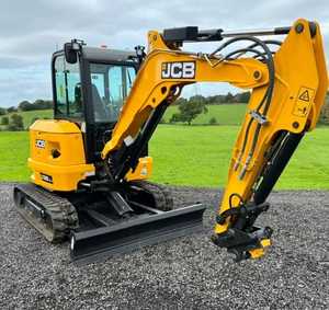 รถขุดขนาดเล็ก JCB 35Z-1 3.5 ตัน แบบ Zero Tail Swing กำลัง 18.4 กิโลวัตต์ เครื่องยนต์ดีเซล ระบบไฮดรอลิก รถขุดขนาดกะทัดรัดสำหรับงานก่อสร้าง - Product Image 4