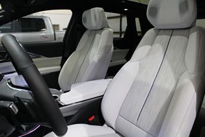 2023 Cadilllaac Lyriq RWD Debut Edition SUV Sky Cool Grey Interior Light Automatic 312-Mile Range Super Cruise Compatibilidad - Product Image 3