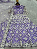 Bollywood actrice Urmila Matondkar porter lourd papillon Net avec broderie chaîne travail longue longueur robe pour fête spéciale