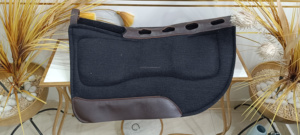 Tapis de selle western en feutre de laine classique de haute qualité, confortable et polyvalent, avec patchs en cuir véritable, personnalisation disponible - Product Image 3