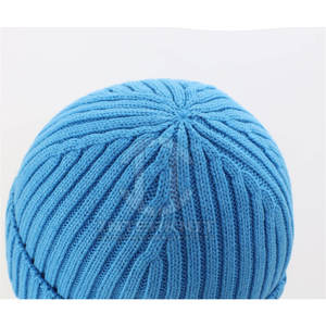 Gorro de Punto Ajustable Personalizable de Alta Calidad en Oferta para Hombres y Mujeres, Cálido para el Invierno al Aire Libre - Product Image 3