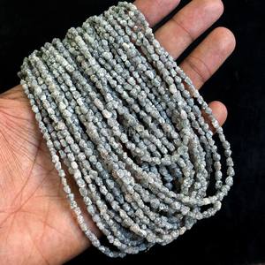 Cuentas de Diamante Gris Natural en Bruto, 4x3-6x4mm, Pepitas de Diamante Gris Sin Cortar, Cuentas Rectas para Perforar, para Fabricación de Joyas, Hilo de 16 Pulgadas - Product Image 1