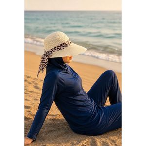 Chapeau de plage souple en paille de papier imprimé léopard crème d'été avec écharpe et visière pour les fêtes - Product Image 1