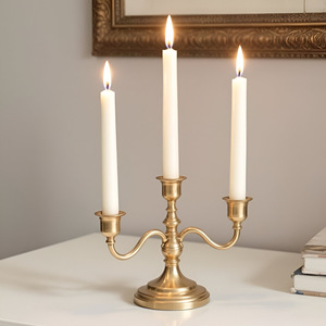 Elegante soporte cónico triple de latón clásico Diseño elegante Decoración para el hogar Candelabros de metal de 3 brazos para Navidad - Product Image 5